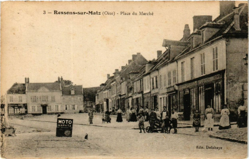 Carte postale ancienne Resson-sur-Matz Place du Marche