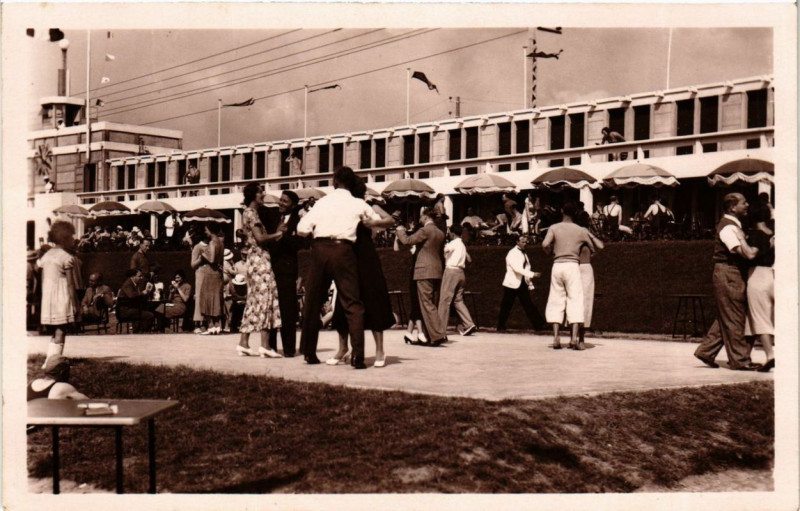 Carte postale ancienne Plage de Lys-Chantilly a Boran Le Bal e la Plage à Antilly