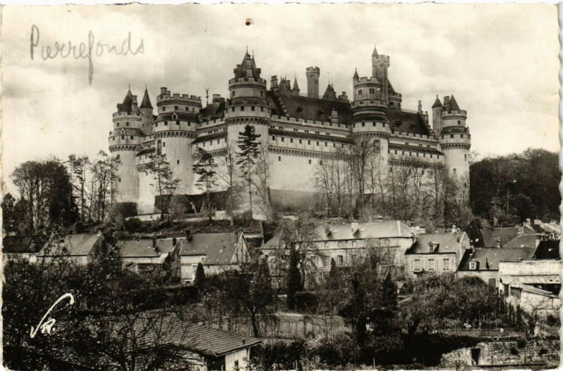 Carte postale ancienne Pierrefonds Le Chateau à Pierrefonds