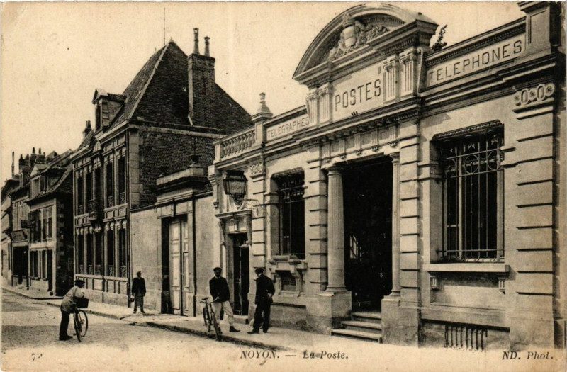 Carte postale ancienne Noyon La Poste à Noyon