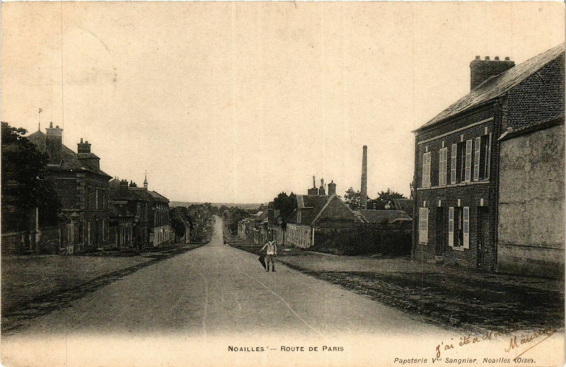 Carte postale ancienne Noailles Route de Paris à Noailles