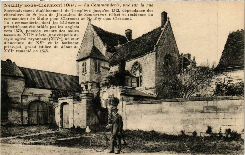 Carte postale ancienne Neuilly-sous-Clermont L Commanderie vue sur la rue à Neuilly-sous-Clermont