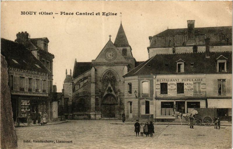 Carte postale ancienne Mouy Place Central et Eglise à Mouy