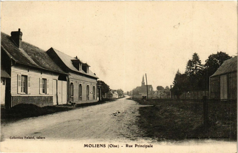 Carte postale ancienne Moliens Rue Principale à Moliens