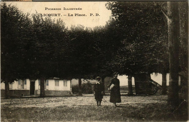 Carte postale ancienne Licourt La Place