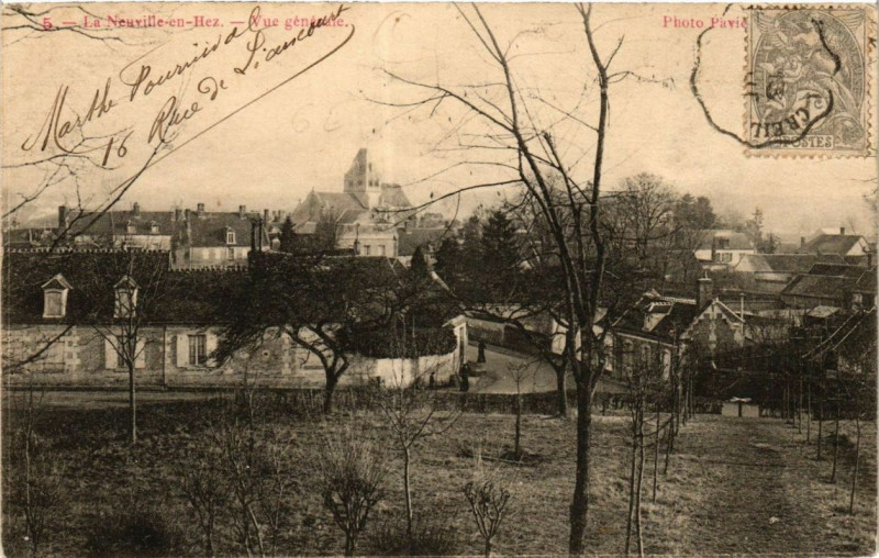 Carte postale ancienne La Neuville-en-Hez Vue générale à La Neuville-en-Hez