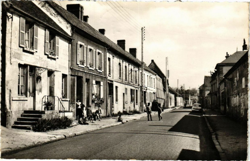 Carte postale ancienne Ivry-le-Temple La Grande Rue à Ivry-le-Temple