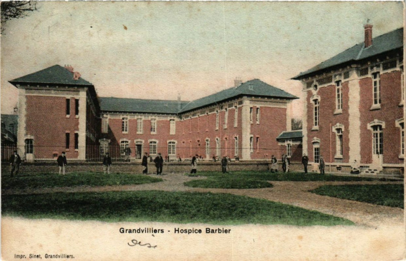 Carte postale ancienne Grandvilliers Hospice Barbier à Grandvilliers