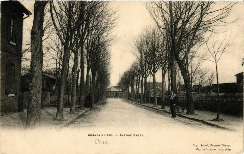 Carte postale ancienne Grandvilliers Avenue Saget à Grandvilliers