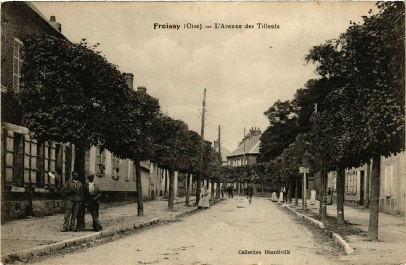 Carte postale ancienne Froissy L'Avenue des Tilieuls à Froissy
