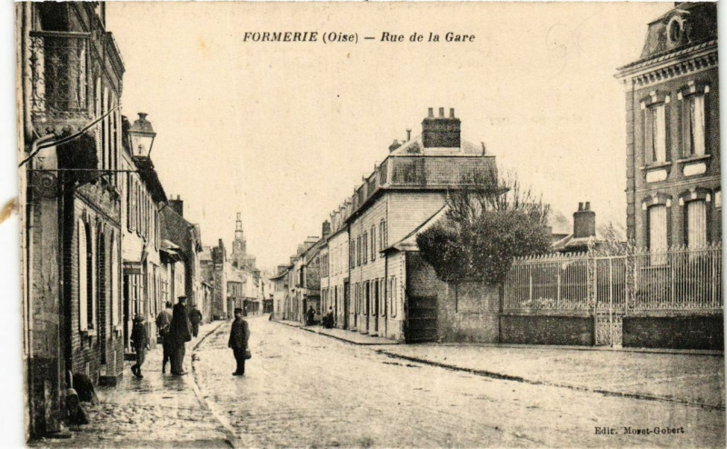 Carte postale ancienne Formerie Rue de la Gare à Formerie
