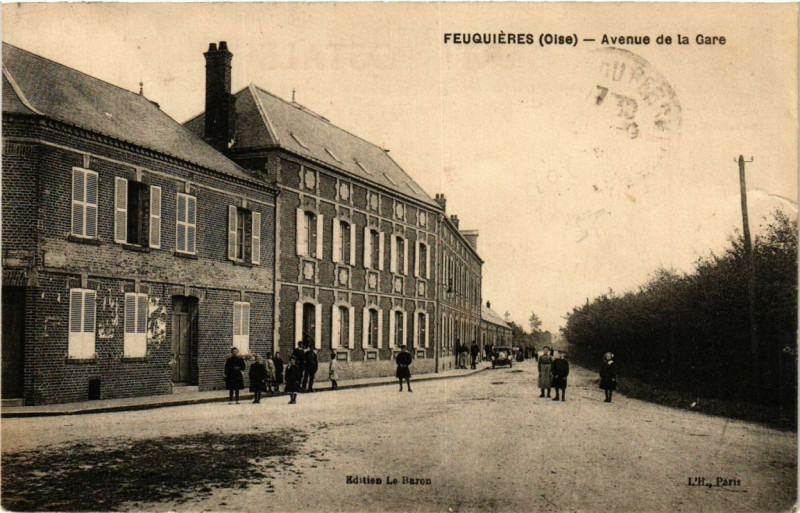 Carte postale ancienne Feuquieres Avenue de la gare à Feuquières