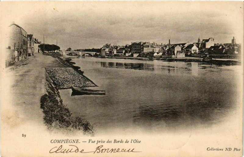 Carte postale ancienne Compiegne Vue prise des Bords de l'Oise à Compiègne