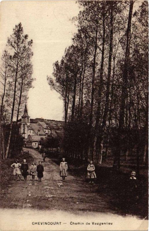 Carte postale ancienne Chevincourt Chemin de Vaugenlieu à Chevincourt