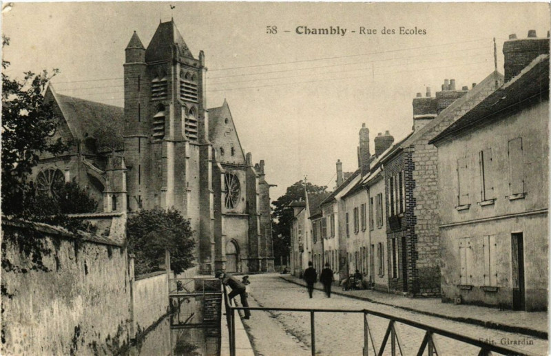 Carte postale ancienne Chambly Rue des Ecoles à Chambly