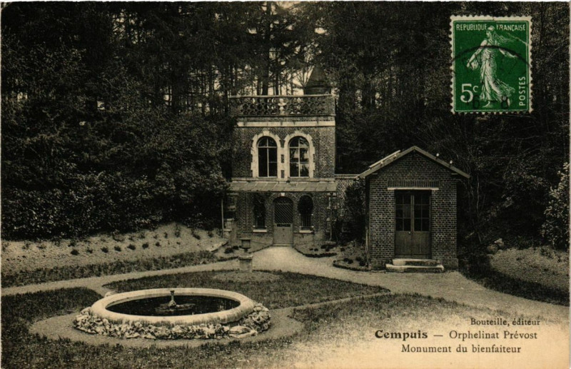 Carte postale ancienne Cempuis Orphelinat Prevost Monument du bienfaiteur à Cempuis