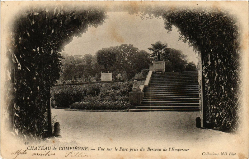 Carte postale ancienne Chateau de Compiegne - Vue sur le Parc prise du Berceau de... à Compiègne