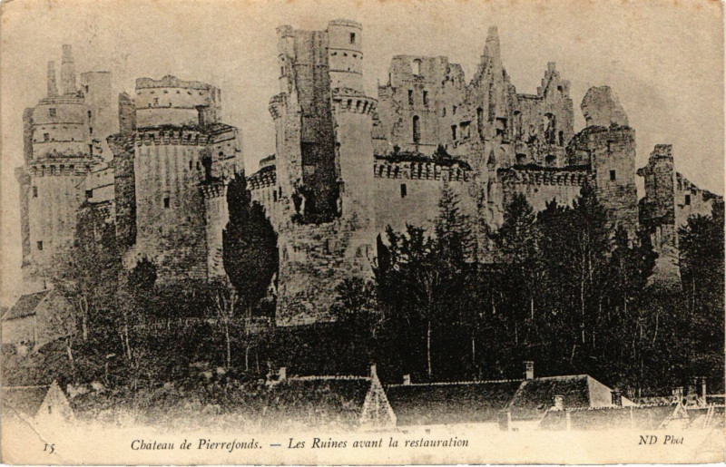Carte postale ancienne Chateau de Pierrefonds - Les Ruines avant la restauration à Pierrefonds