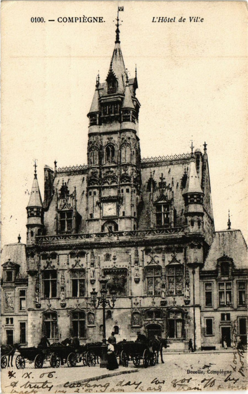 Carte postale ancienne Compiegne - L'Hotel de Ville à Compiègne