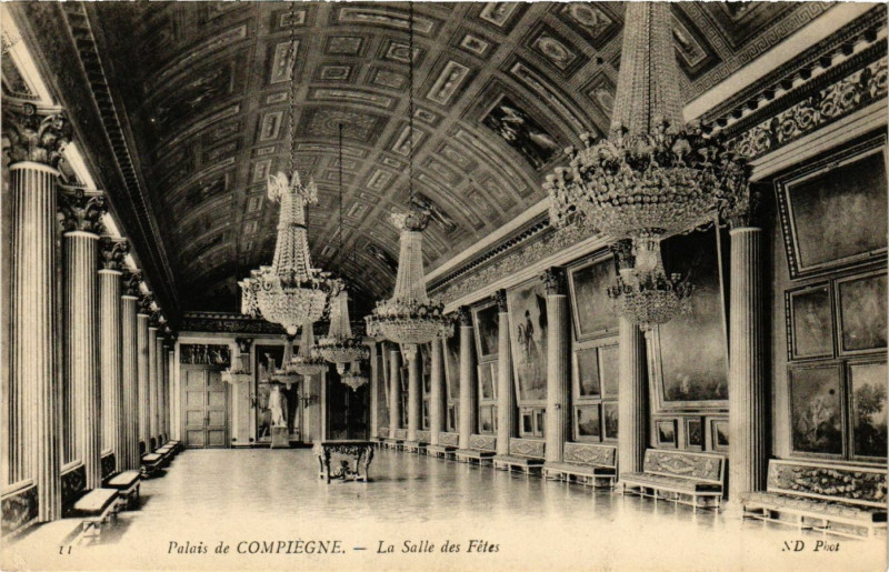 Carte postale ancienne Palais de Compiegne - La Salle des Fetes à Compiègne