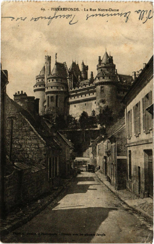 Carte postale ancienne Pierrefonds - La Rue N.-D. à Pierrefonds