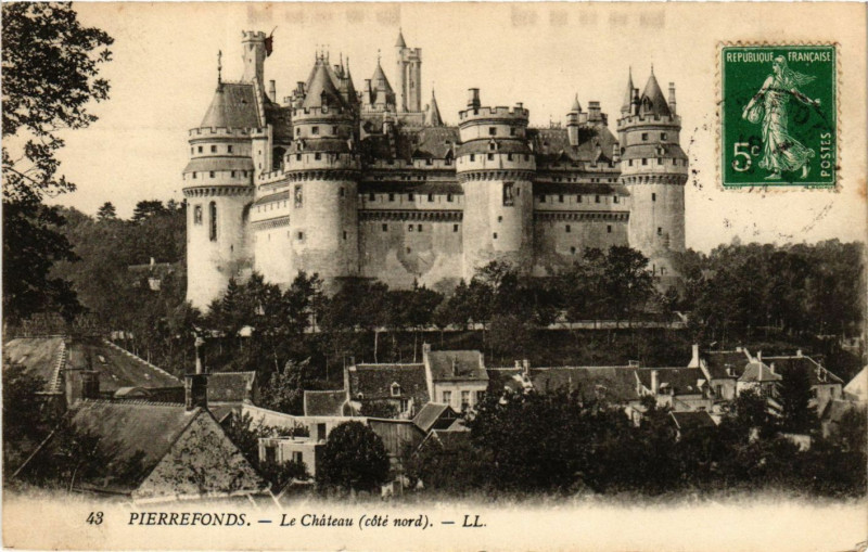Carte postale ancienne Pierrefonds - Le Chateau (cote nord) à Pierrefonds