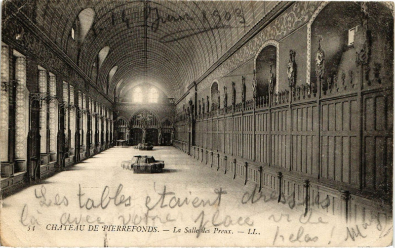Carte postale ancienne Chateau de Pierrefonds - La Salle des Preux à Pierrefonds