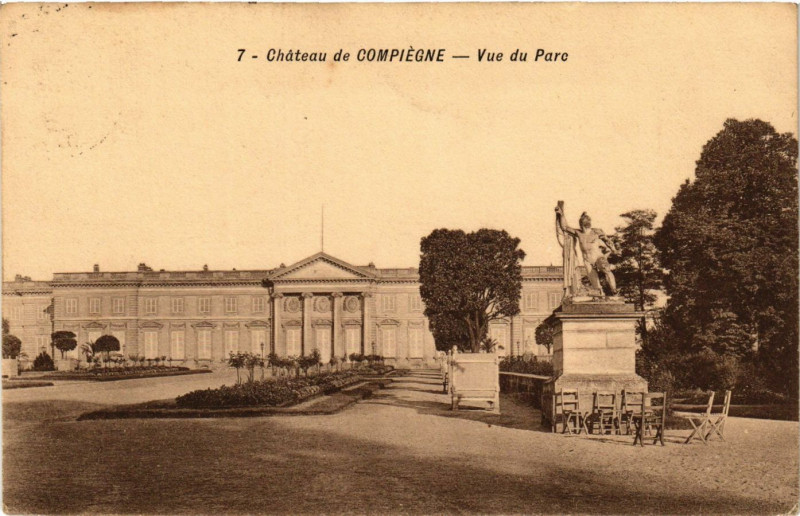 Carte postale ancienne Chateau de Compiegne - Vue du Parc à Compiègne