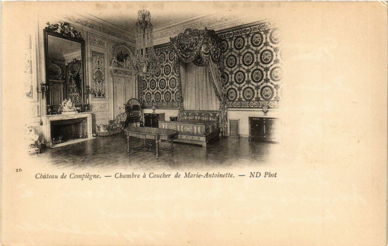 Carte postale ancienne Chateau de Compiegne - Chambre a Coucher de Marie-Antoinette à Compiègne