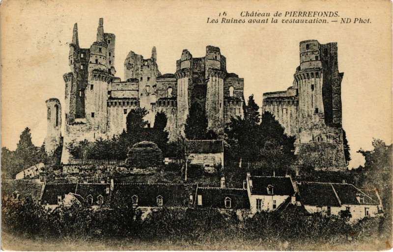 Carte postale ancienne Chateau de Pierrefonds - Les Ruines avant la restauration à Pierrefonds