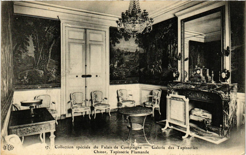 Carte postale ancienne Coll. speciale de Palais de Compiegne - Galerie des Tapisseries à Compiègne