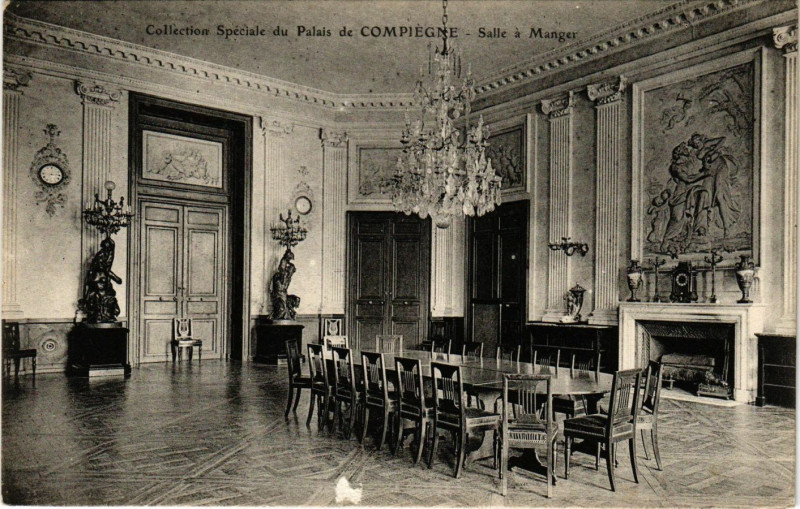 Carte postale ancienne Coll. Speciale du Palais de Compiegne - Salle a Manger à Compiègne