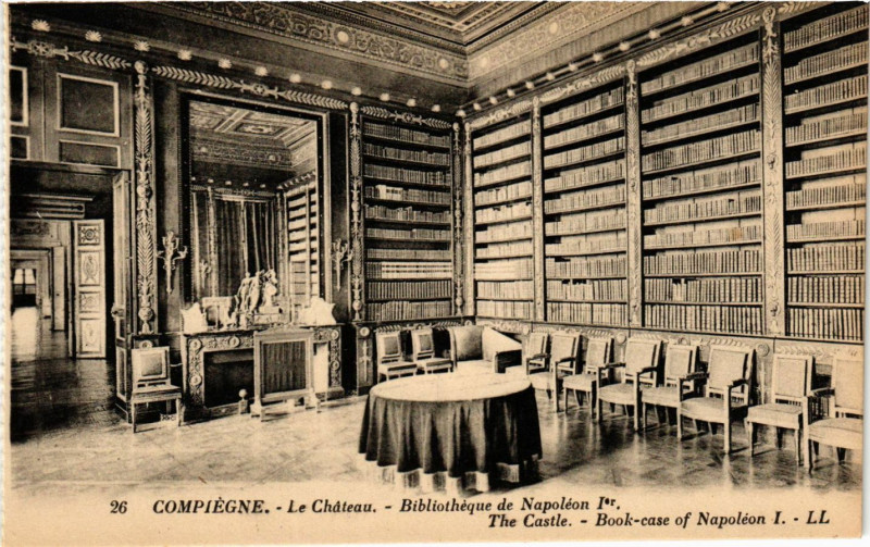 Carte postale ancienne Compiegne - Le Chateau - Bibliotheque de Napoleon Ier à Compiègne