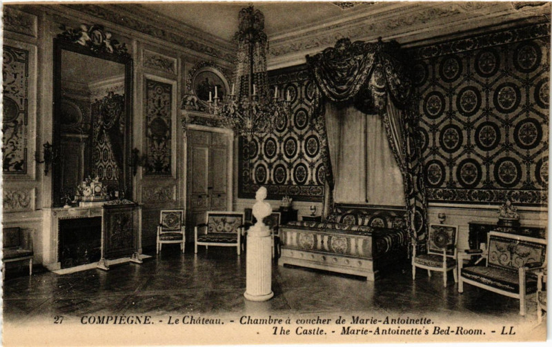 Carte postale ancienne Compiegne - Le Chateau - Chambre a coucher de Marie-Antoinette à Compiègne