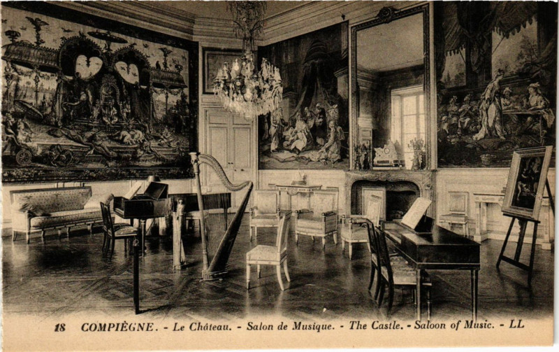 Carte postale ancienne Compiegne - Le Chateau - Salon de Musique - The Castle - Saloon à Compiègne