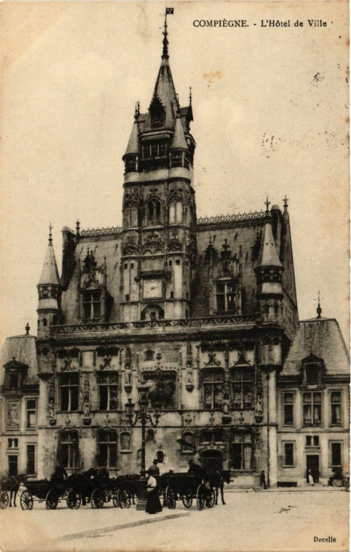 Carte postale ancienne Compiegne - L'Hotel de Ville à Compiègne
