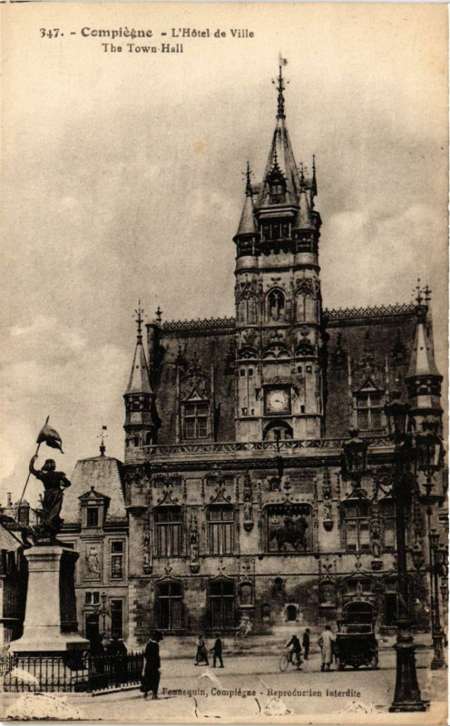 Carte postale ancienne Compiegne - L'Hotel de Ville - The Town Hall à Compiègne