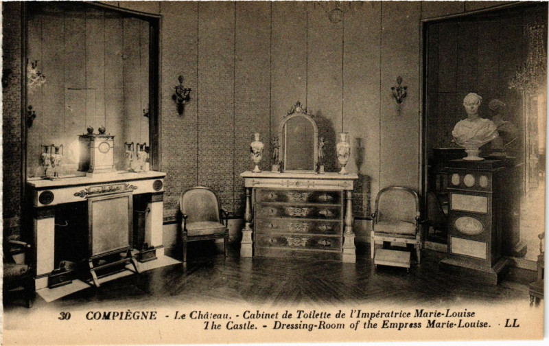 Carte postale ancienne Compiegne Le Chateau Cabinet de Toilette de l'Imperatrice Marie à Compiègne