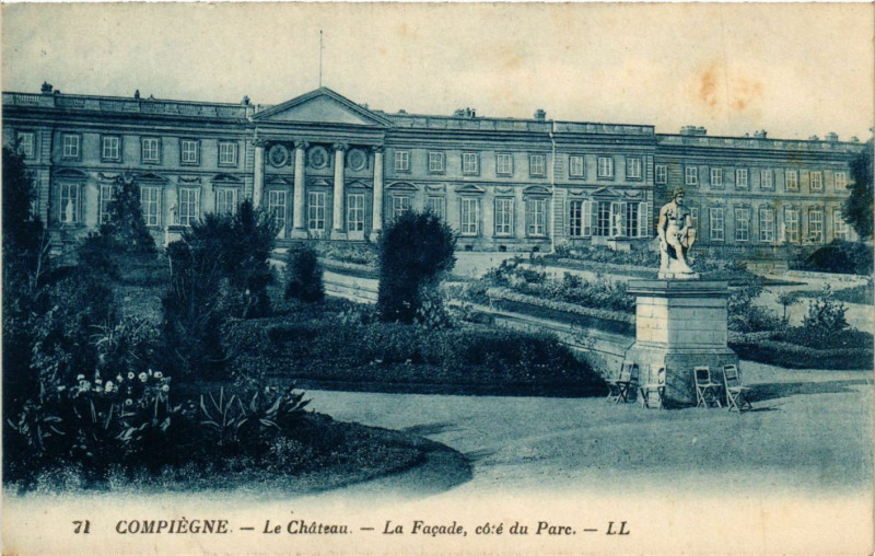 Carte postale ancienne Compiegne - Le Chateau - La Facade cote du Parc à Compiègne