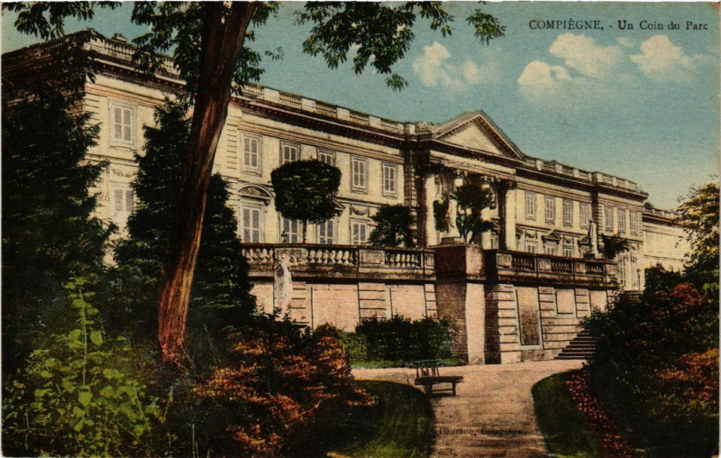 Carte postale ancienne Compiegne - Un Coin du Parc à Compiègne