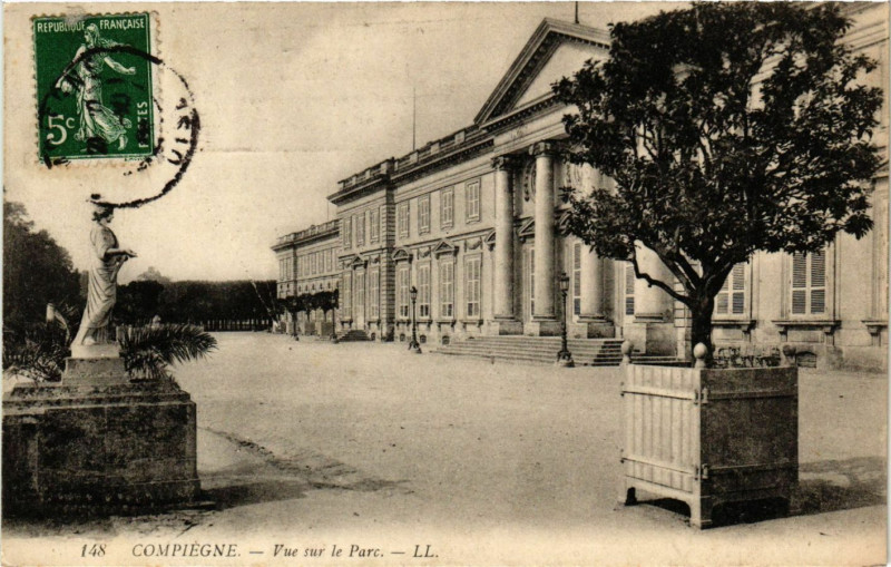 Carte postale ancienne Compiegne - Vue sur le Parc à Compiègne