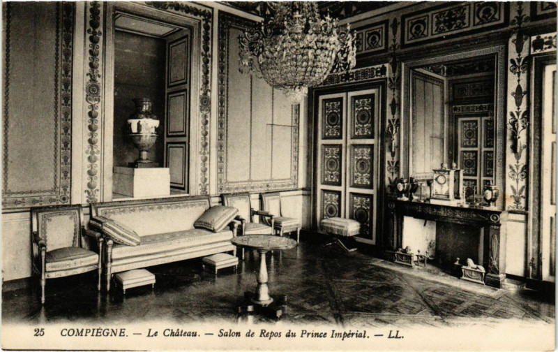 Carte postale ancienne Compiegne - Le Chateau - Salon de Repos du Prince Imperial à Compiègne