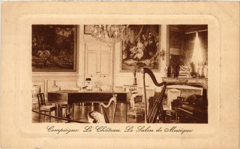 Carte postale ancienne Compiegne - Le Chateau - Le Salon de Musique à Compiègne