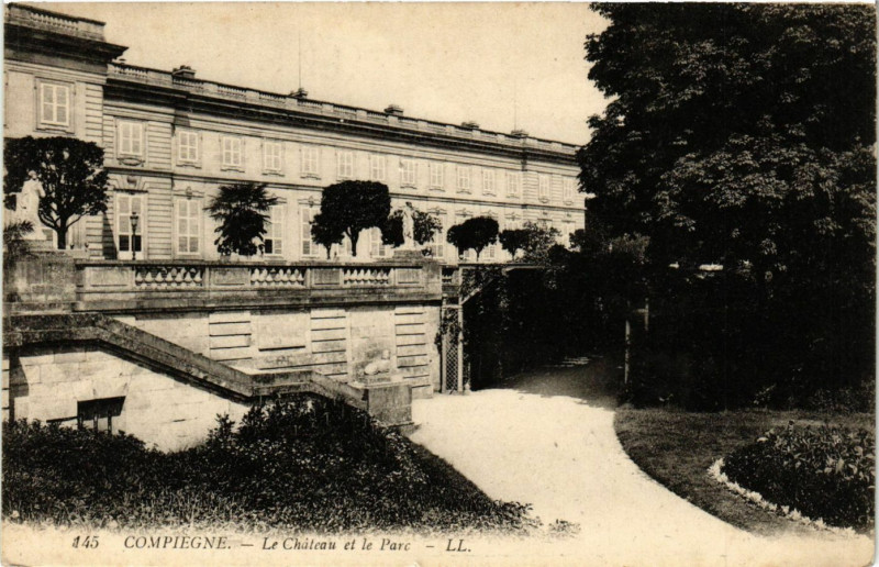 Carte postale ancienne Compiegne - Le Chateau et le Parc à Compiègne
