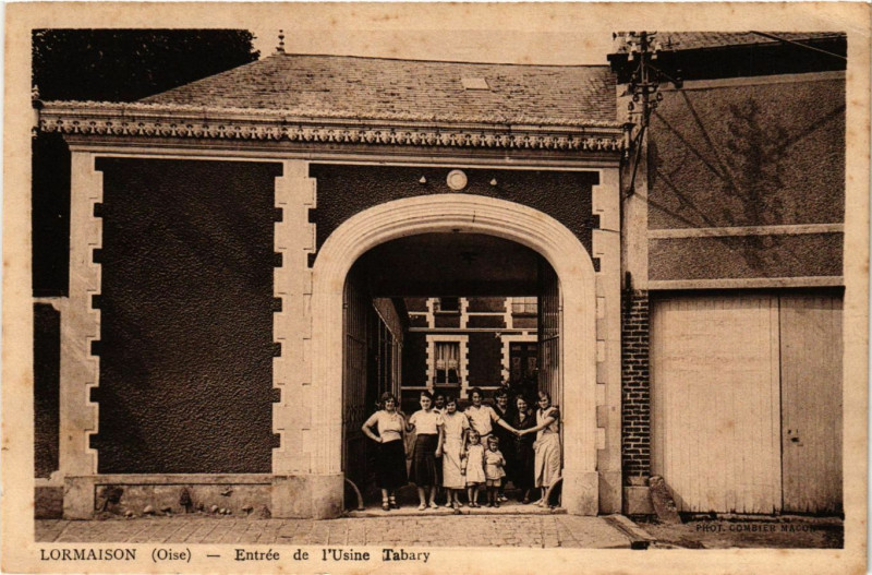 Carte postale ancienne Lormaison - Entrée de l'Usine Tabary à Lormaison