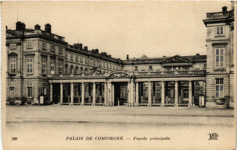 Carte postale ancienne Palais de Compiegne - Facade Principale à Compiègne
