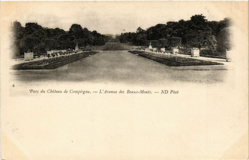 Carte postale ancienne Parc du Chateau de Compiegne - L'Avenue des Beaux-MONTs à Compiègne