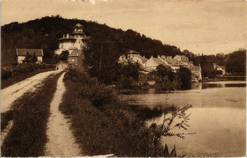 Carte postale ancienne Pierrefonds - L'Hotel des Etongs et l'Etang à Pierrefonds