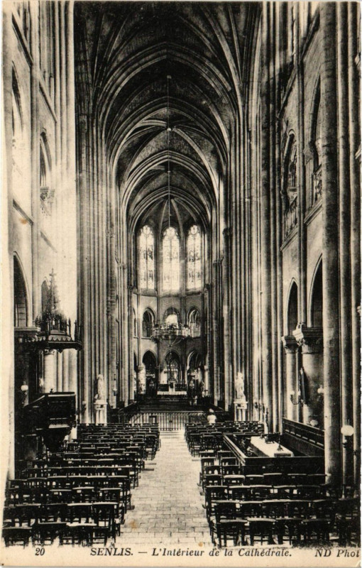 Carte postale ancienne Senlis - L'Interieur de la Cathedrale à Senlis