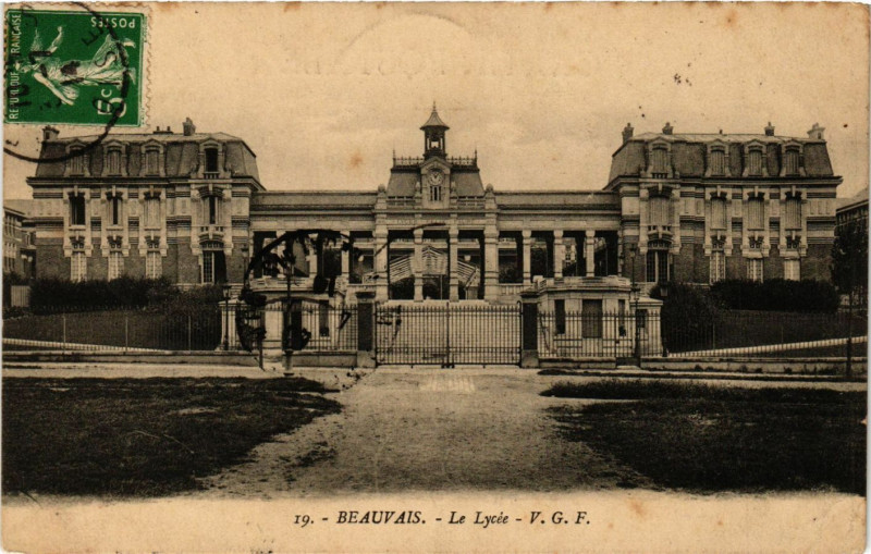 Carte postale ancienne Beauvais - Le Lycée à Beauvais